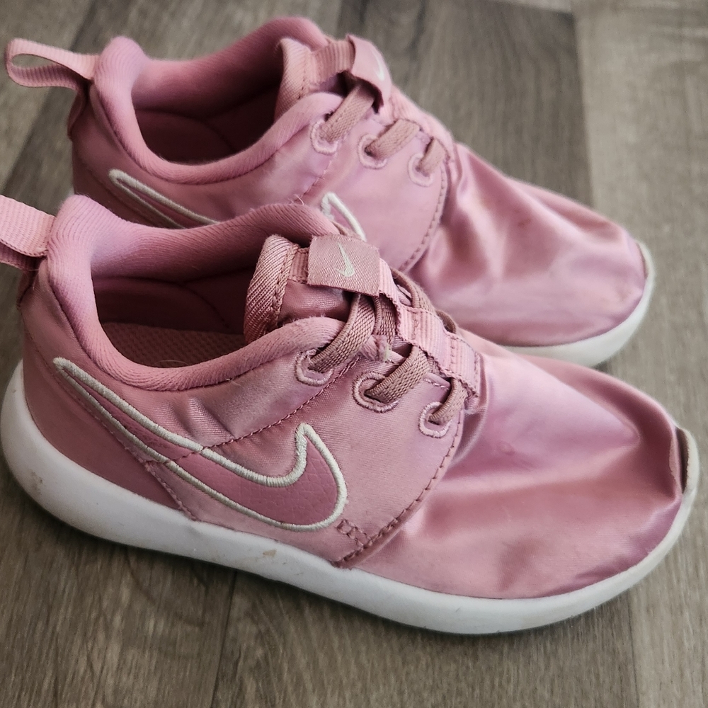 Girls toddler nikes